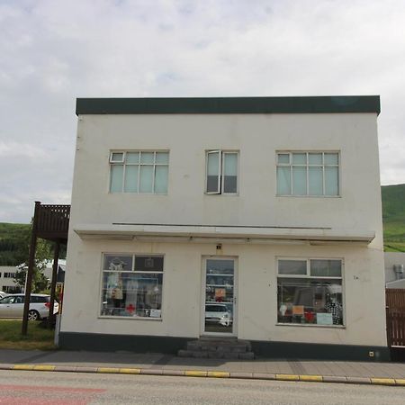 Husavik Apartments Экстерьер фото